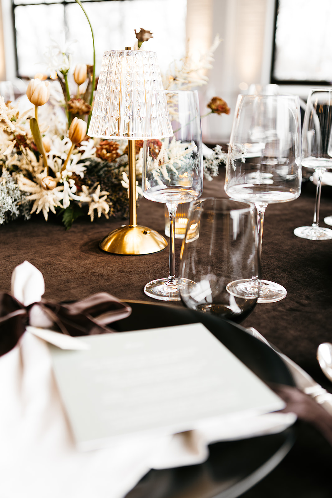 Centerpieces : Gold Crystal LED Table Lamp | Après Event Décor and Tent  Rental, image size:1067x1600